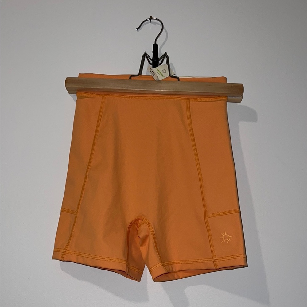 Aerie 10 item bundle, tags on